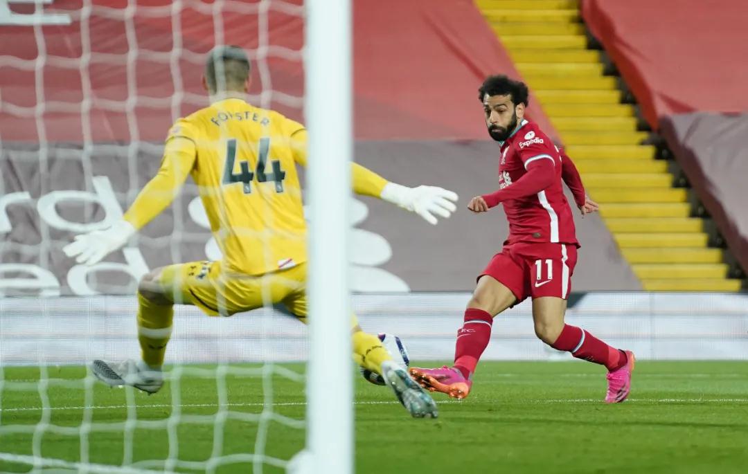 الكندي ألفونسو ديفيس يجدد عقده مع بايرن ميونخ حتى 2030